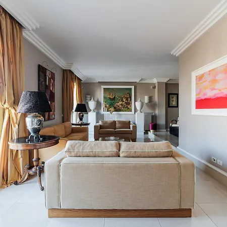Tawn Luxury Apartment Bari